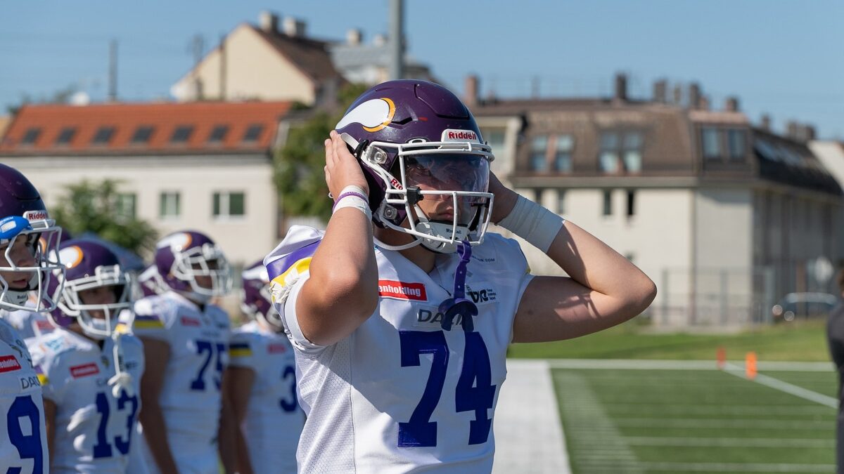 Neue im Purple & Gold Glanz Pre-Game Range! – AFC Vienna Vikings